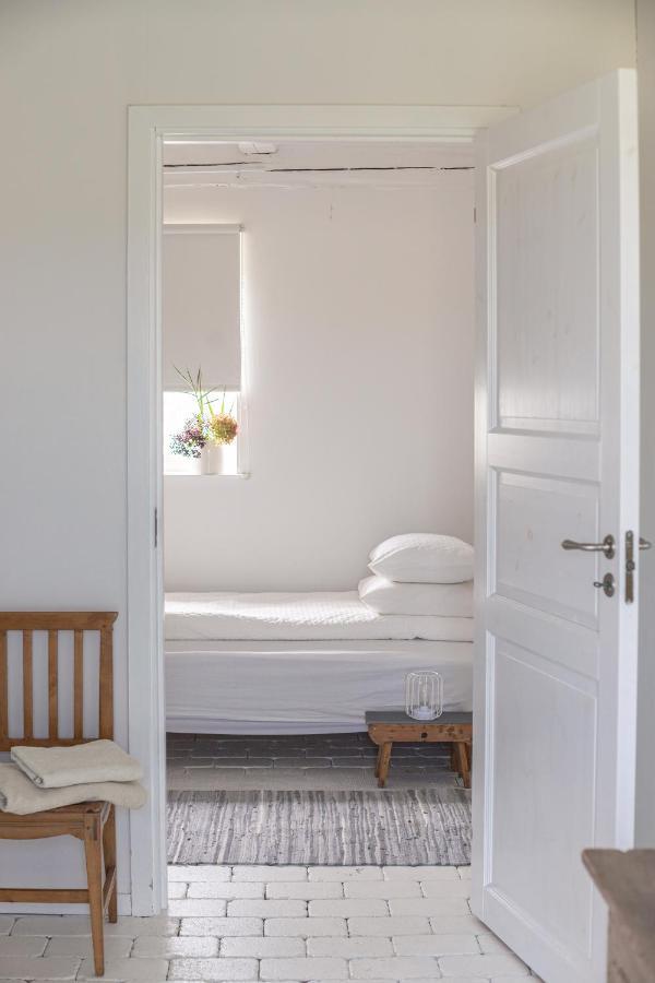 Bed and Breakfast Red Bird Farm Ystad Exterior foto